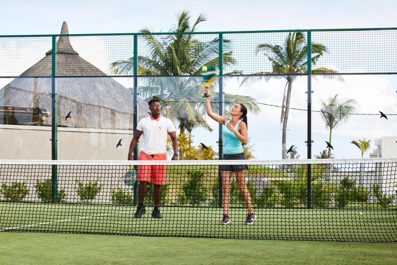 C Mauritius (Adults Only) Hotel Belle Mare Exterior foto Tennis at Constance Etoile de Mer