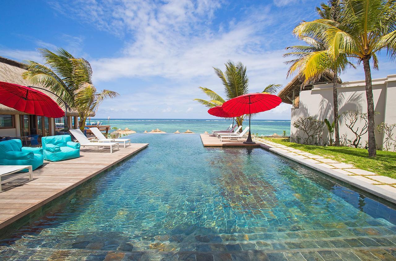C Mauritius (Adults Only) Hotel Belle Mare Exterior foto The swimming pool at the resort